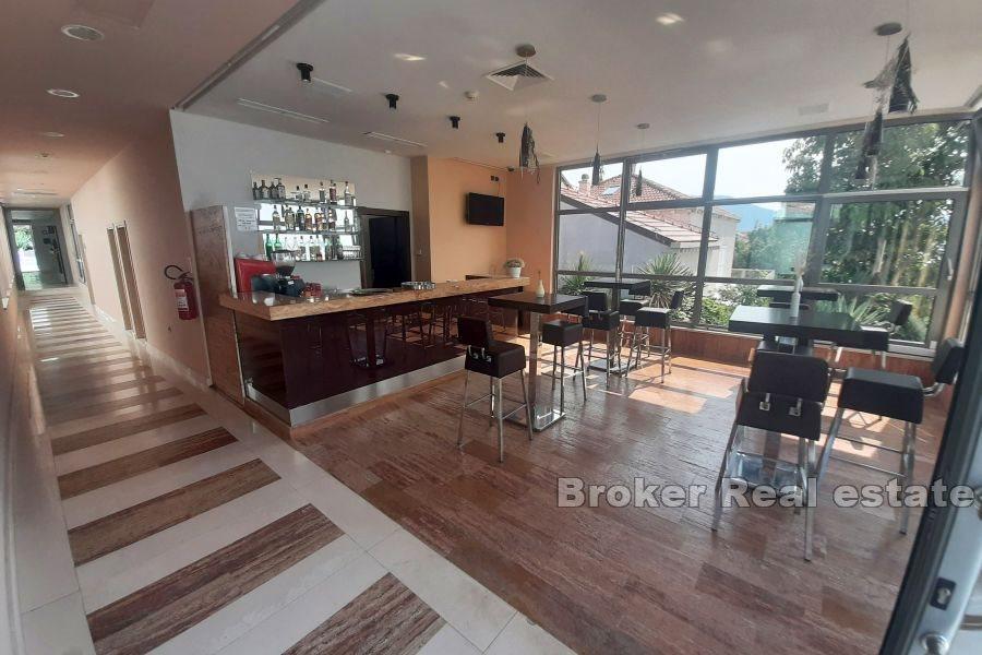 Rodzinny hotel w atrakcyjnym położeniu nad morzem