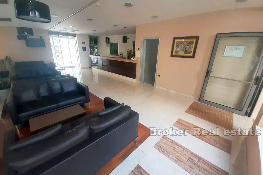 Rodzinny hotel w atrakcyjnym położeniu nad morzem