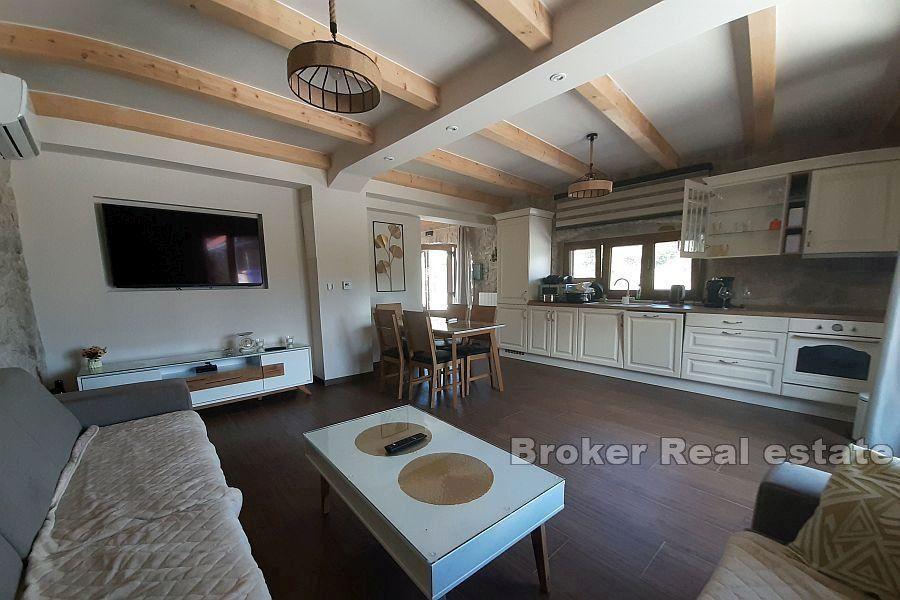 Hvar - Casa in pietra ristrutturata con piscina