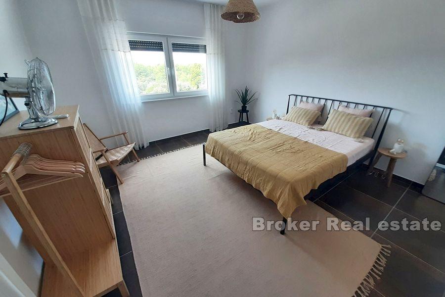 Okolica Šibenika - Moderna novosagrađena vila sa bazenom