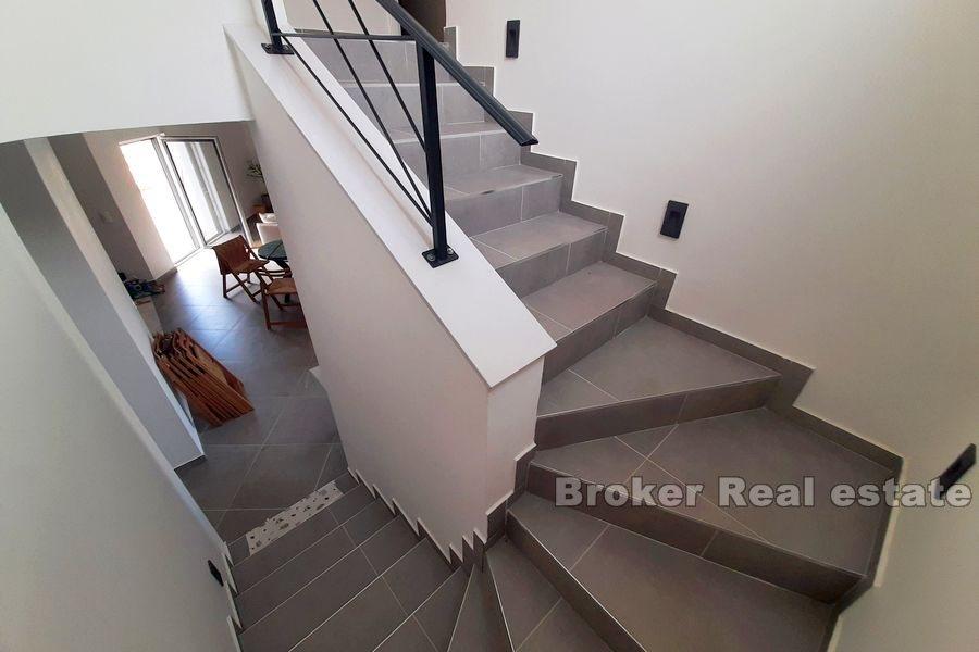 Blisko Szybenika - Nowoczesna, nowo wybudowana willa z basenem