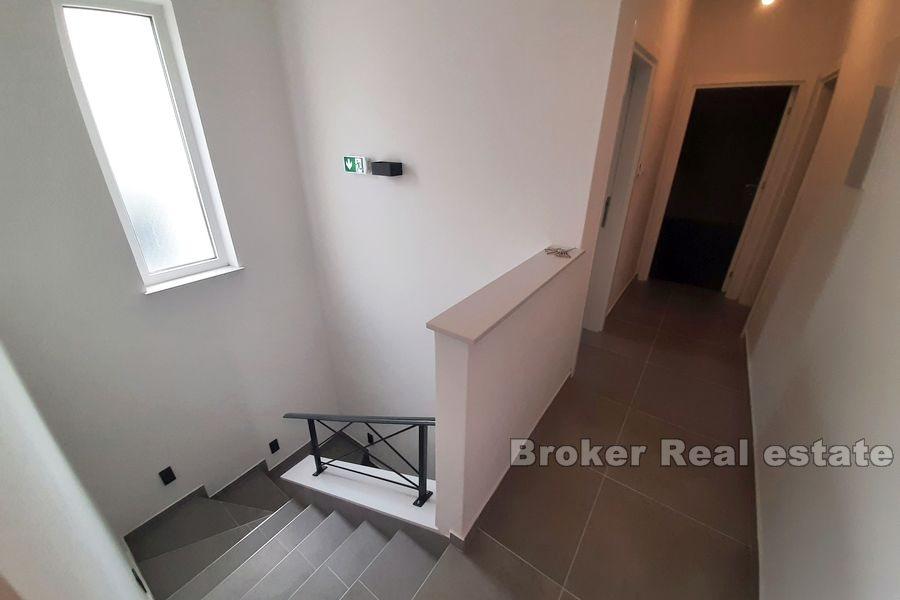 Blisko Szybenika - Nowoczesna, nowo wybudowana willa z basenem