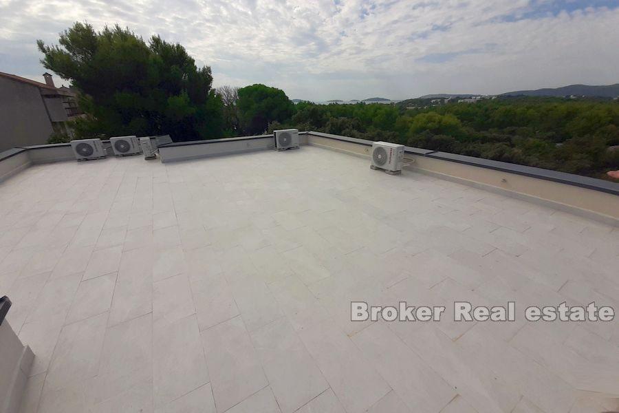 Okolica Šibenika - Moderna novosagrađena vila sa bazenom