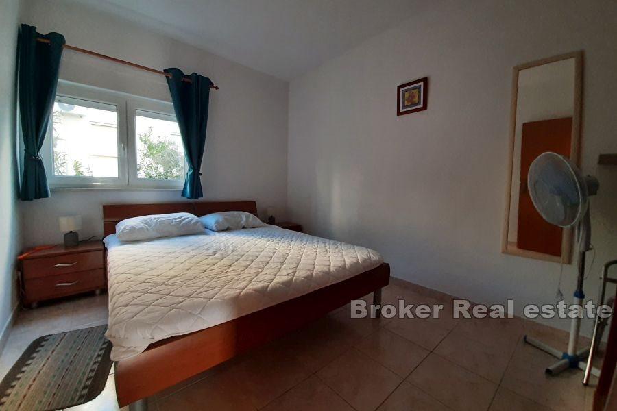 Wyspa Čiovo - Dwupokojowy apartament z pięknym widokiem i lokalizacją