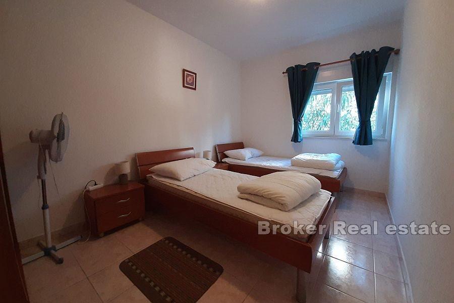 Wyspa Čiovo - Dwupokojowy apartament z pięknym widokiem i lokalizacją