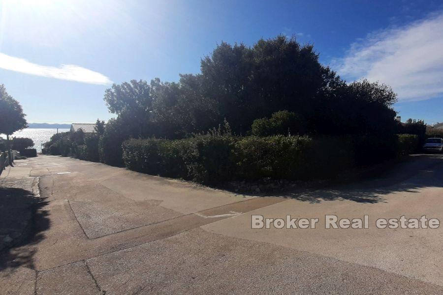 Zadar - Prizemna kuća za renovaciju nedaleko mora