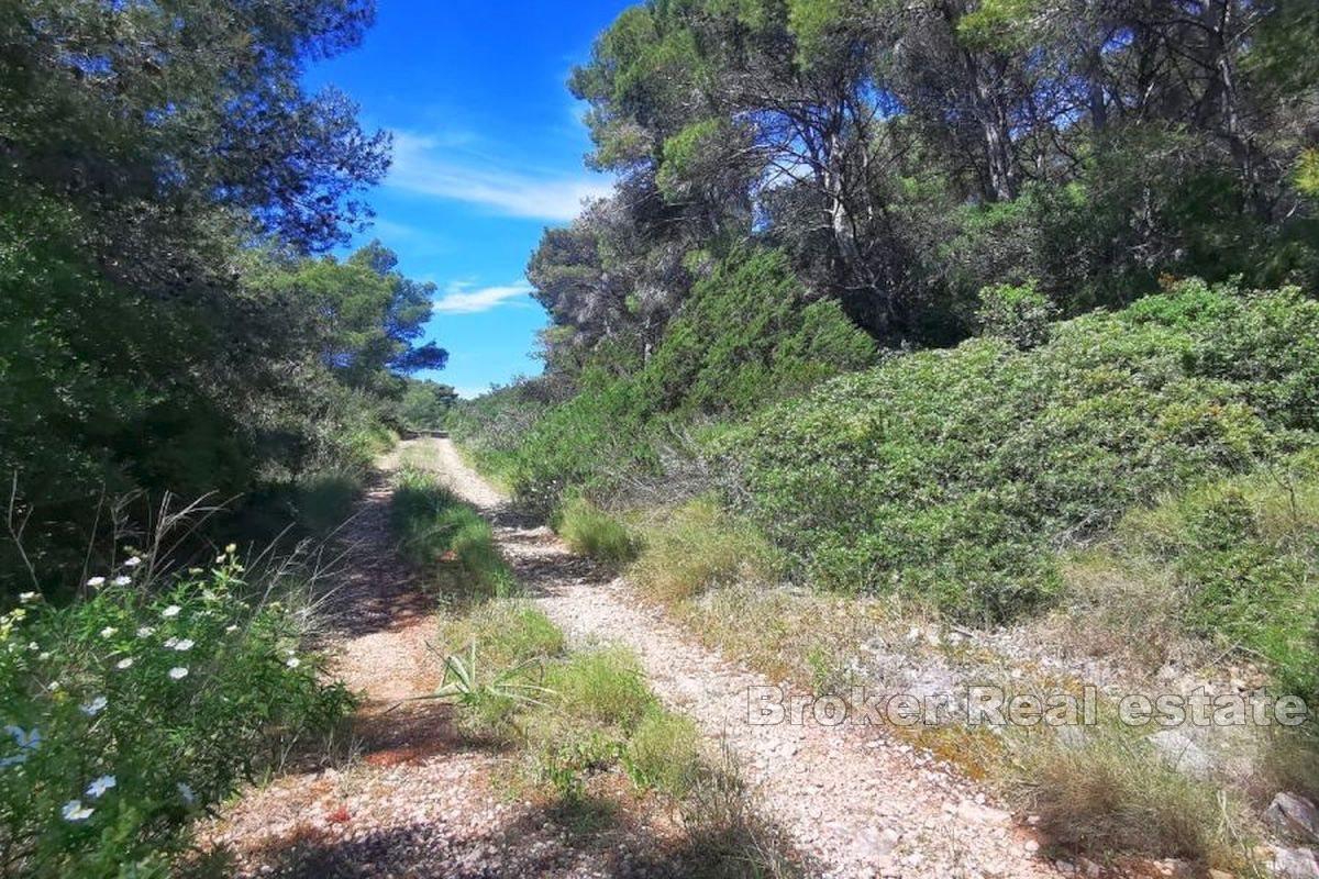 Island of Vis - Building land on the south side of Vis with a view