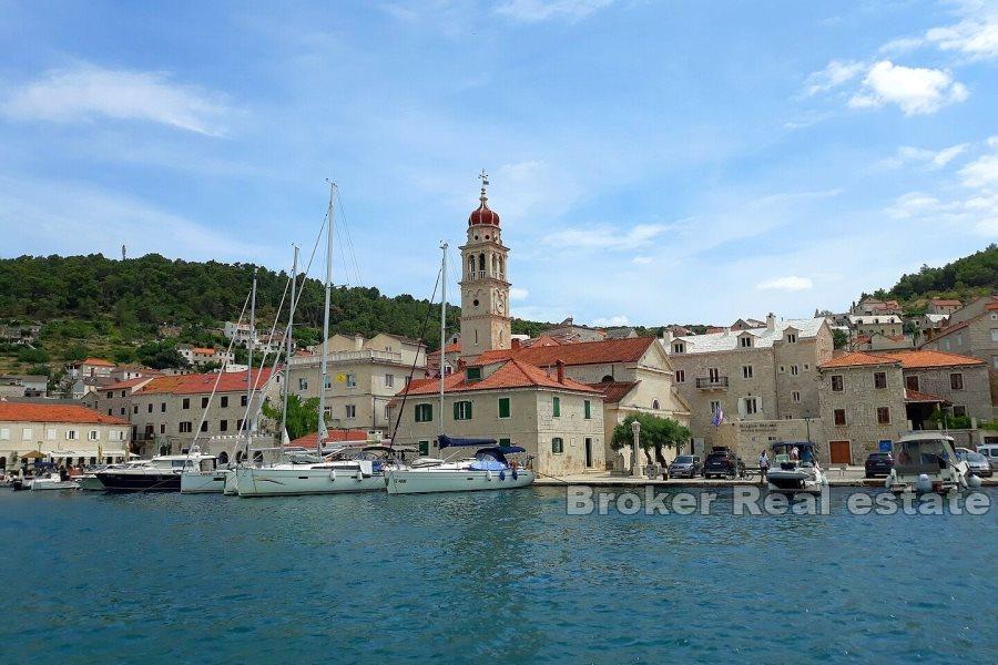 Wyspa Brač - Kamienna posiadłość do rekonstrukcji z pozwoleniem i widokiem