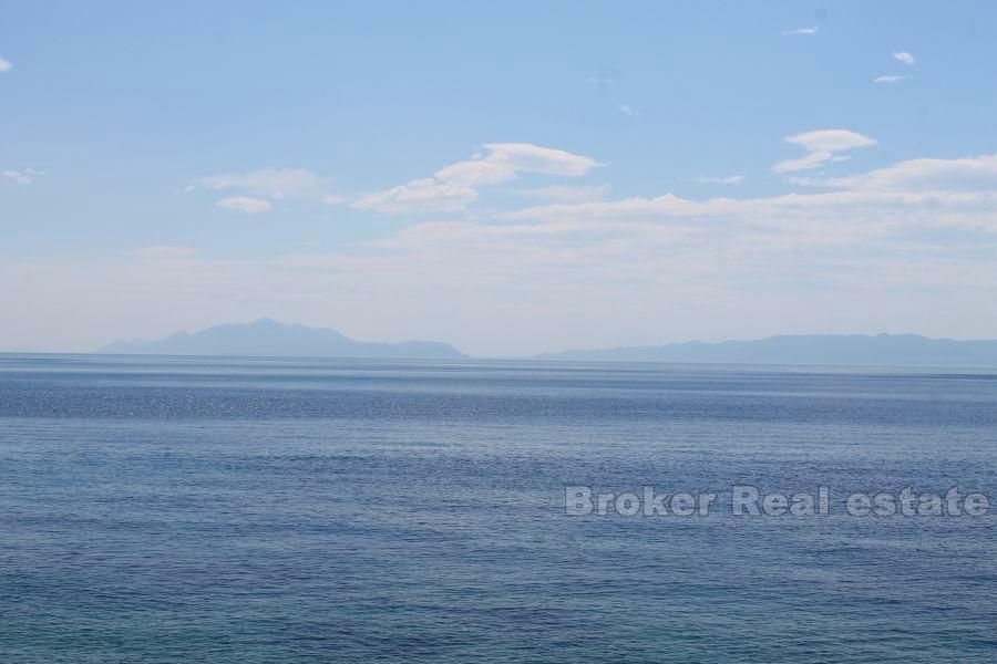 Øya Hvar, enebolig første raden til sjøen