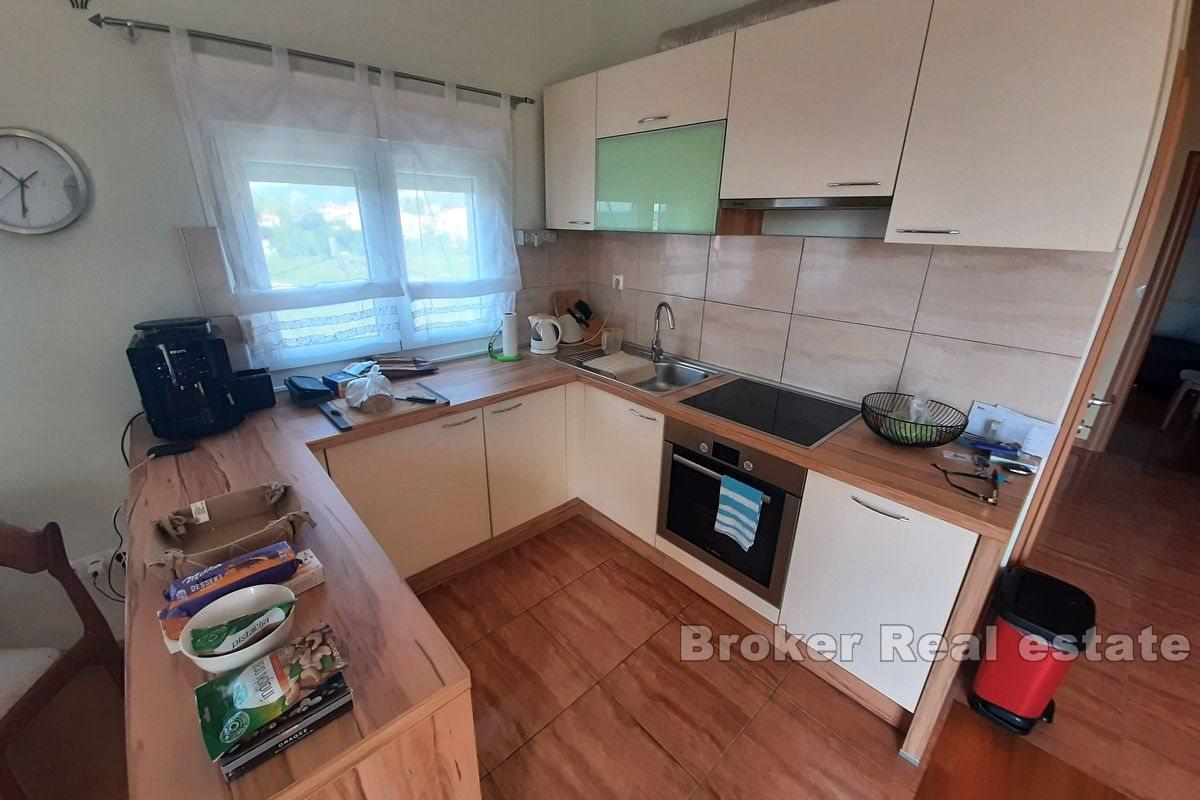 Trzypokojowy apartament na najwyższym piętrze z widokiem na morze