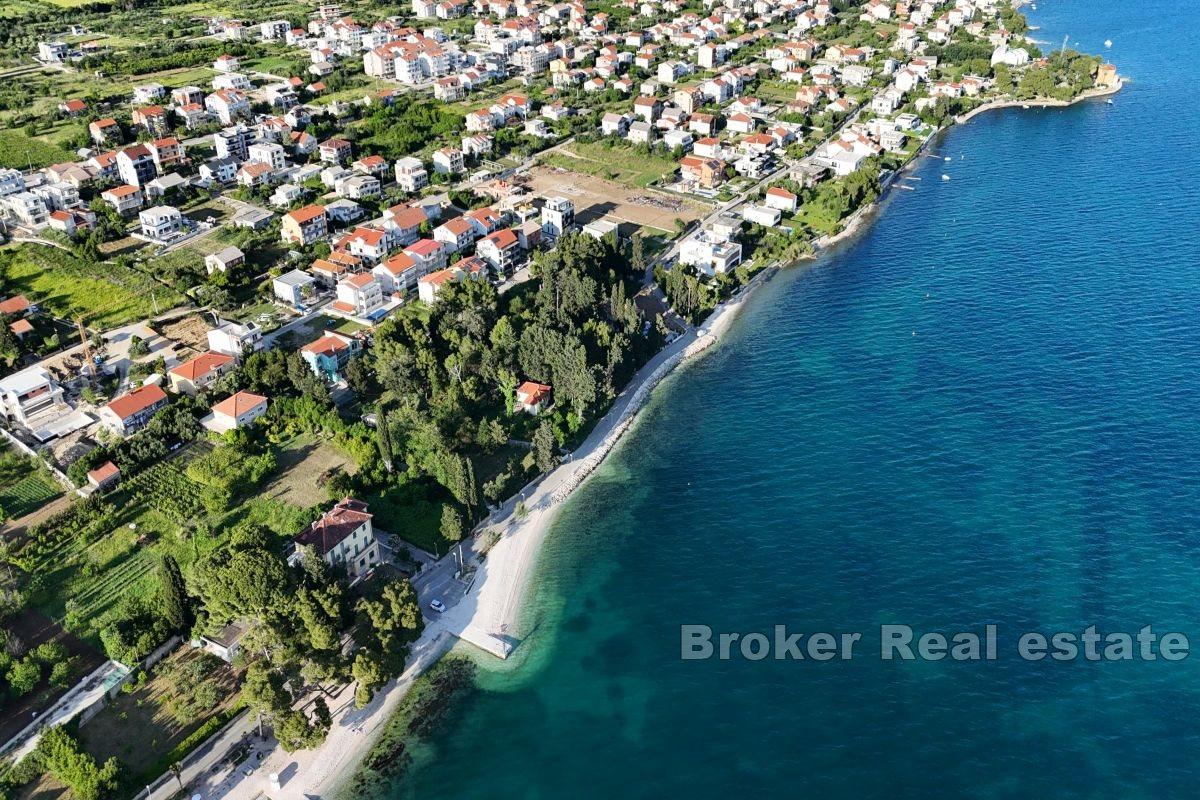 Cantiere con vista sul mare