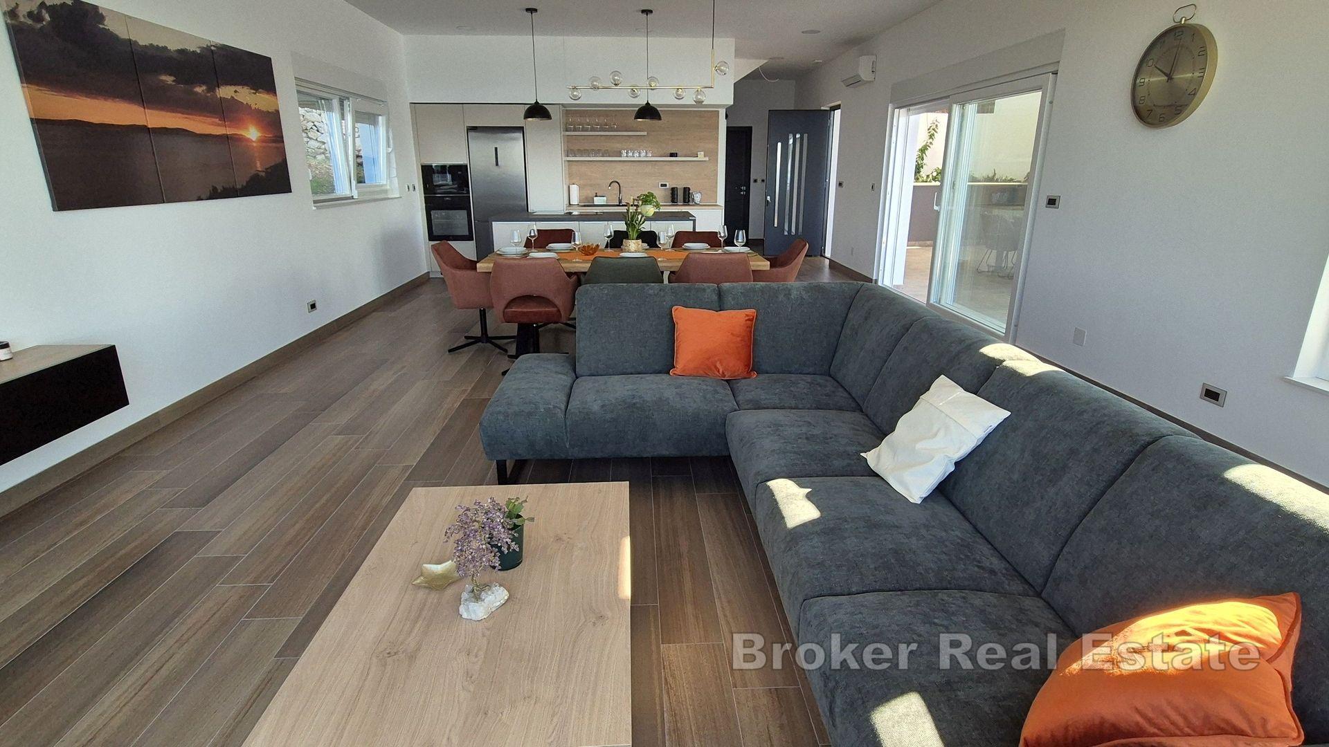 Vila s bazénem a úchvatným výhledem na moře