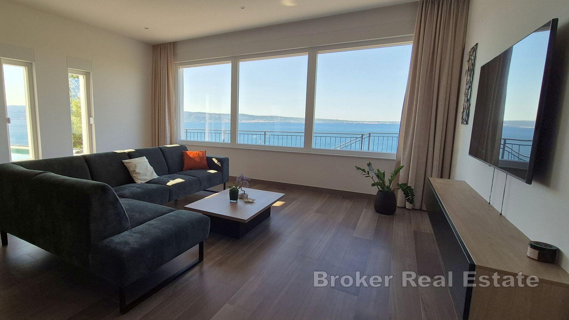 Villa mit Pool und atemberaubendem Meerblick