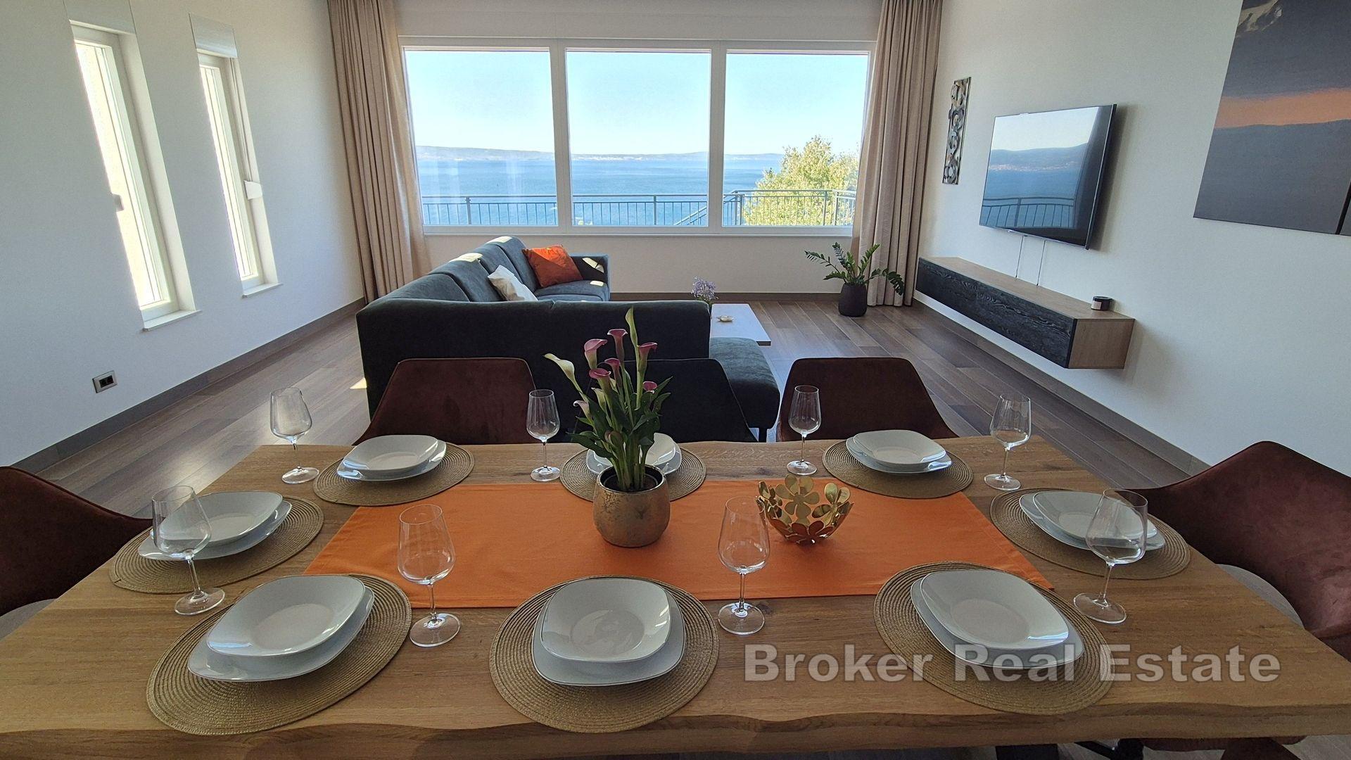 Villa mit Pool und atemberaubendem Meerblick