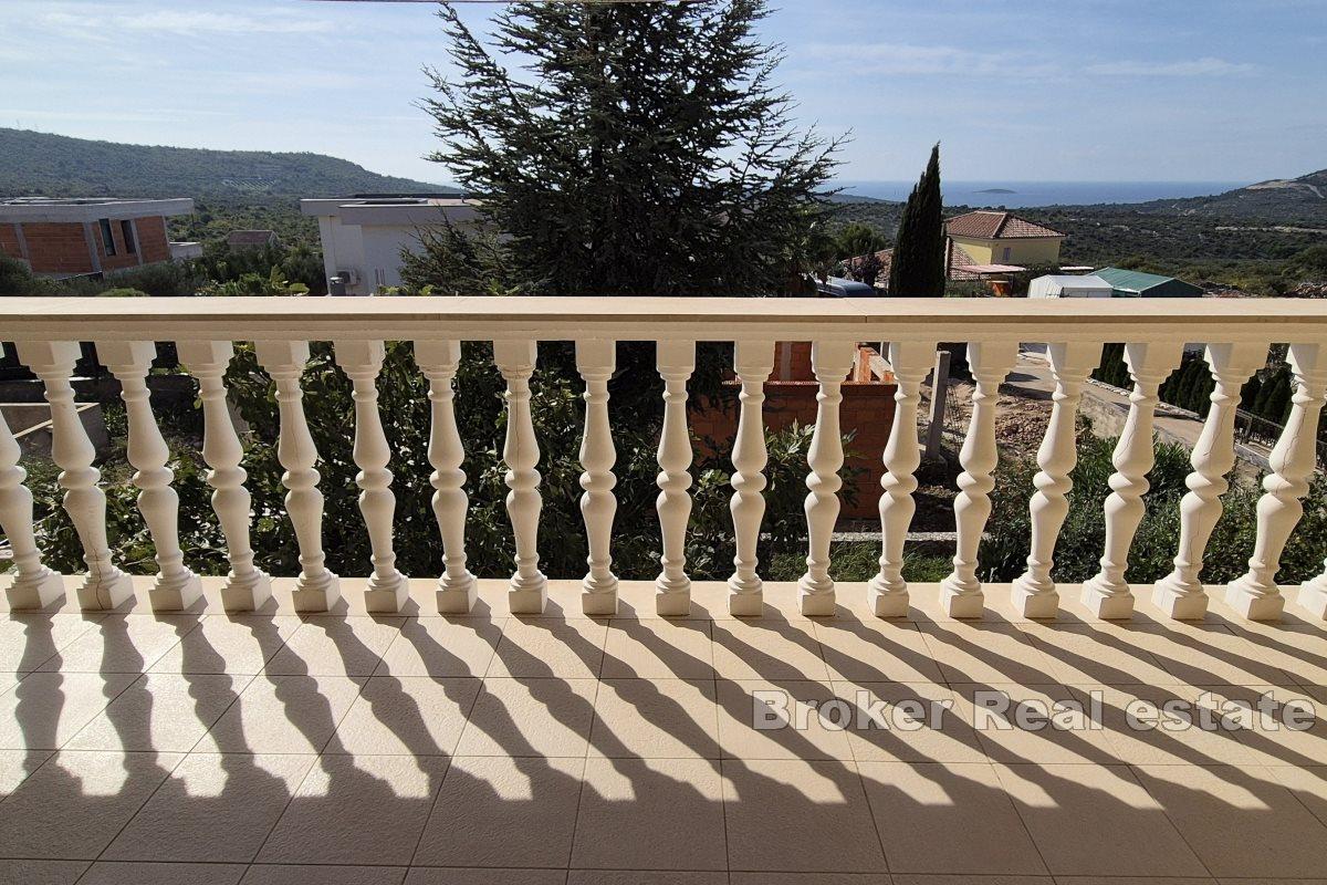 Jednopokojowe mieszkanie na pierwszym piętrze z widokiem na morze