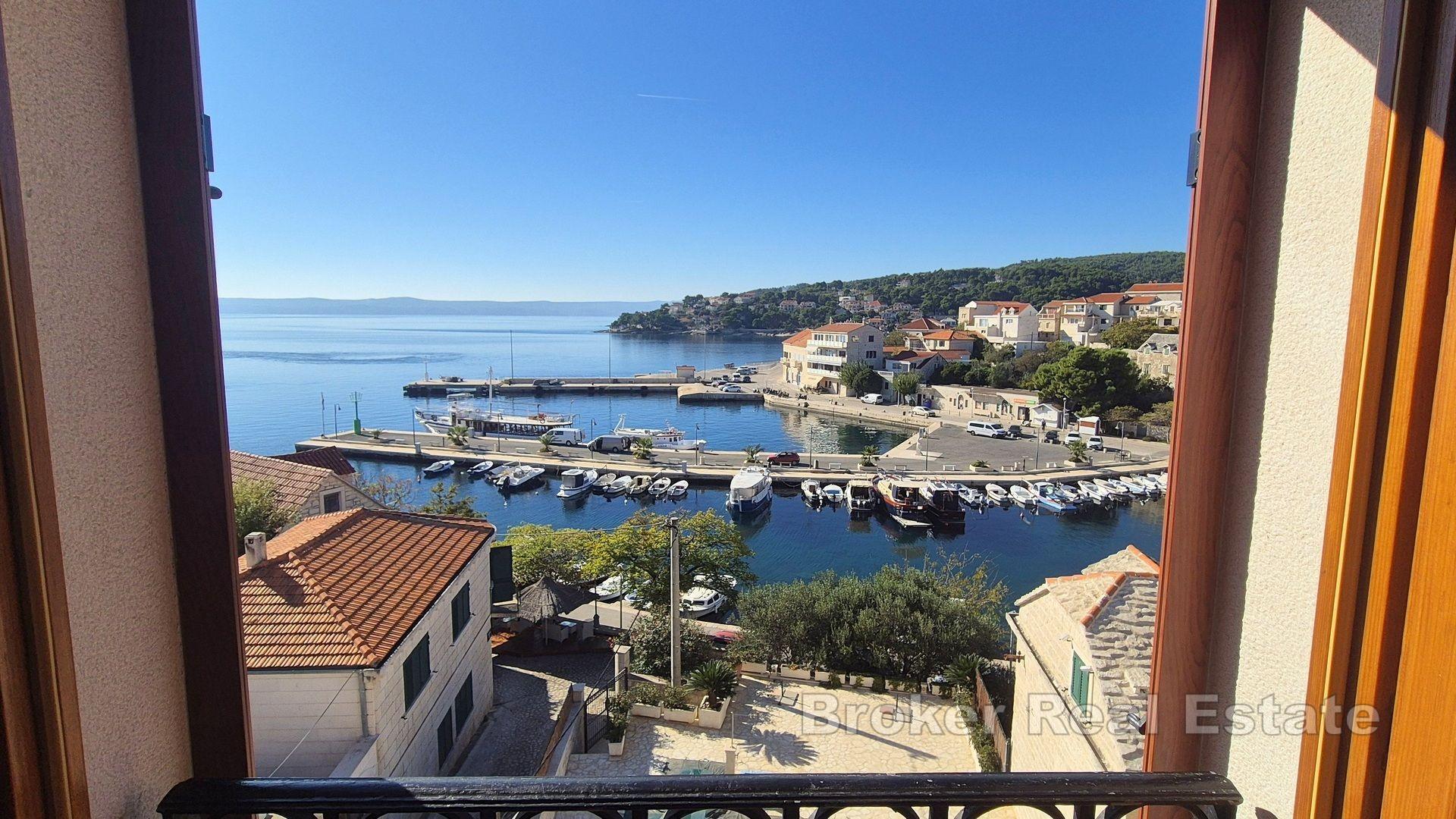 Eine einzigartige Steinvilla mit zwei Einheiten, einem Pool und Aussicht