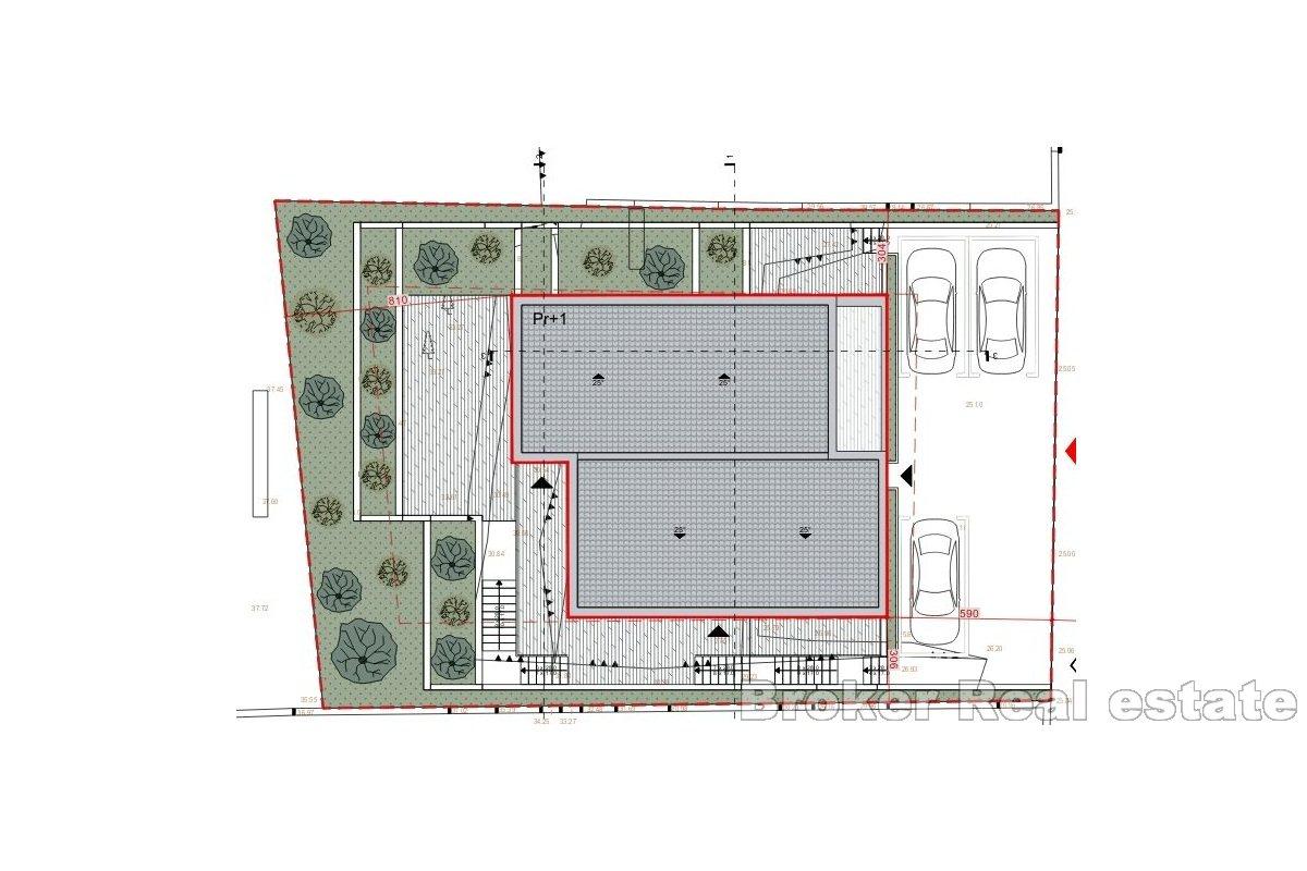 Terrain à bâtir au nord de Brač avec un projet
