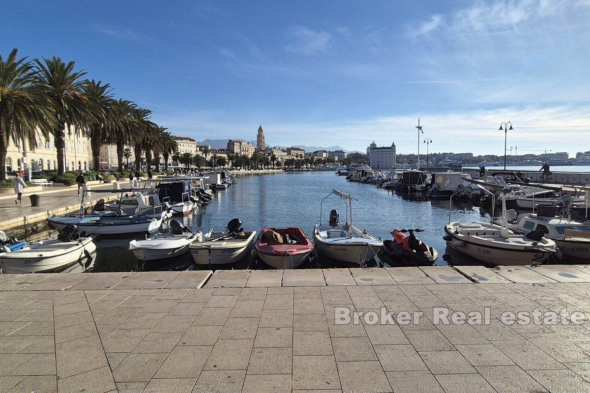 Fully equipped family restaurant in the center of Split