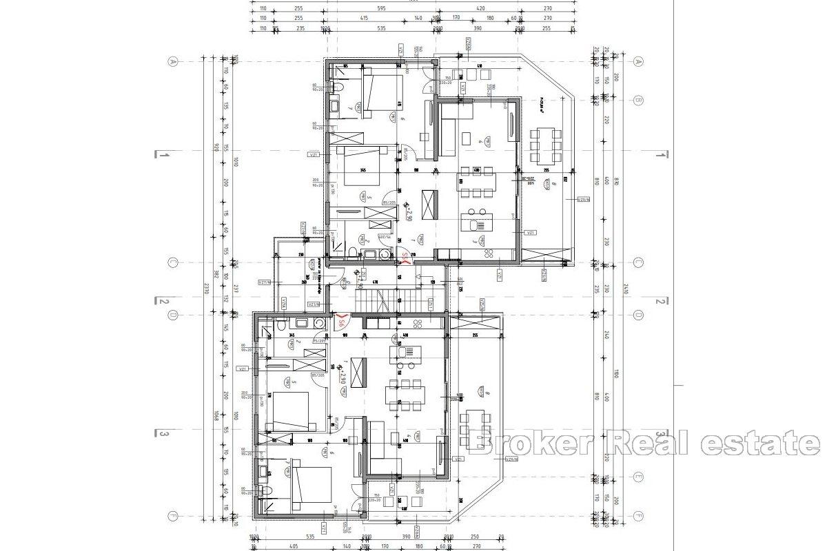 Moderne leiligheter under bygging med basseng og utsikt