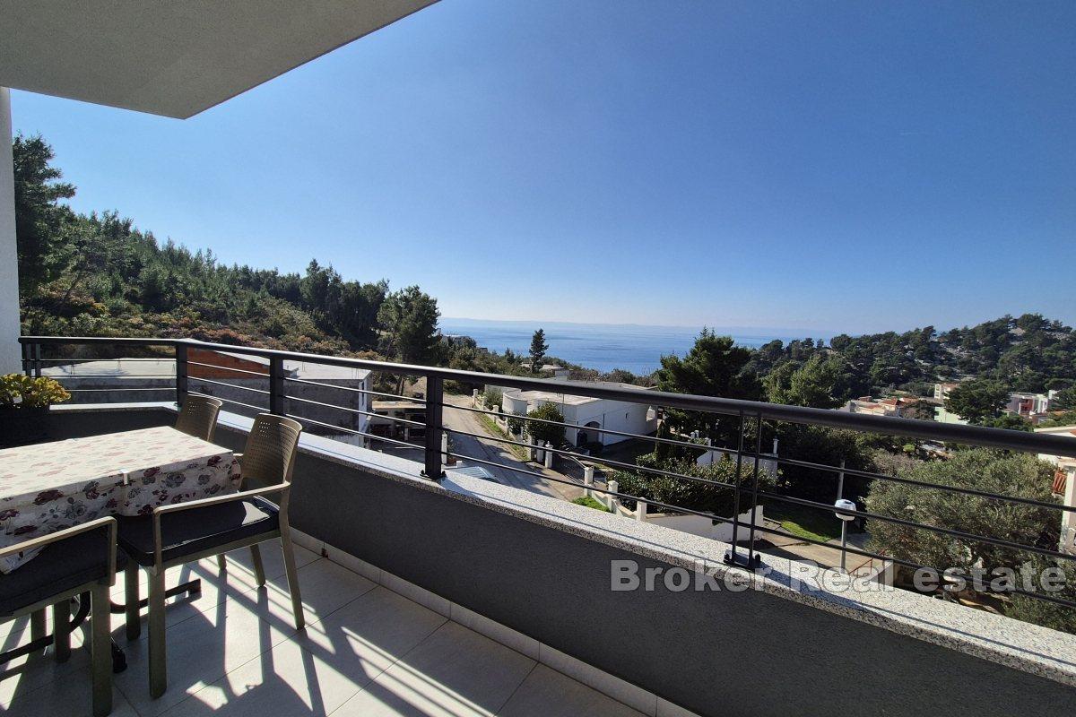 Attractive detached house