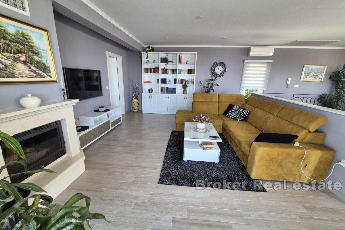 Attractive detached house