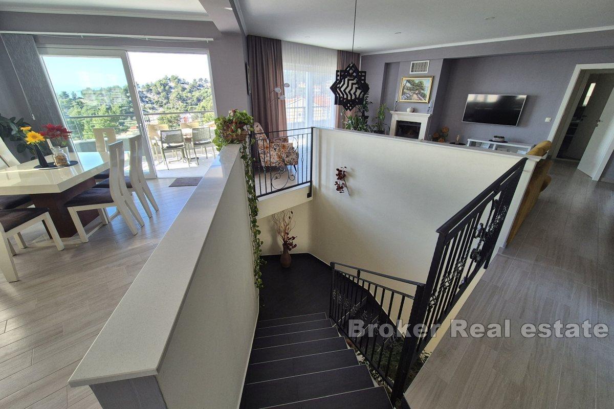 Attractive detached house