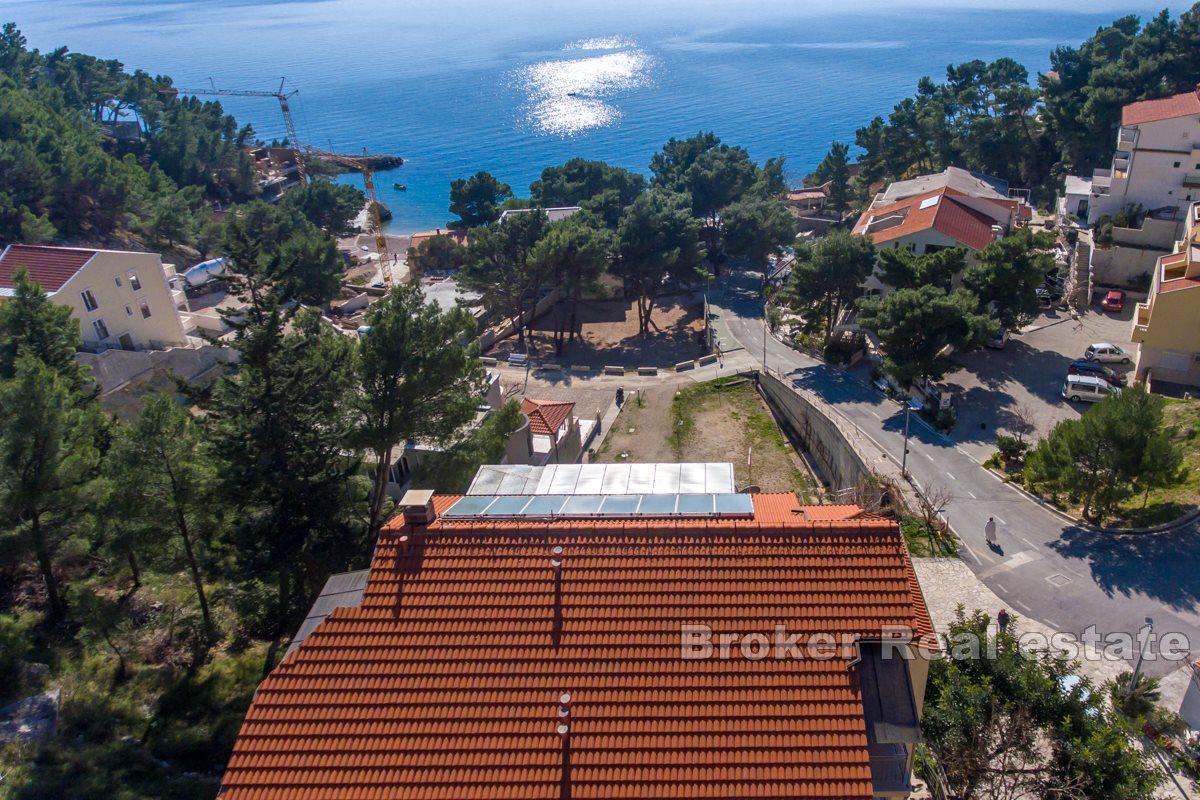 Atraktivně umístěný dům s 20 pokoji a restaurací