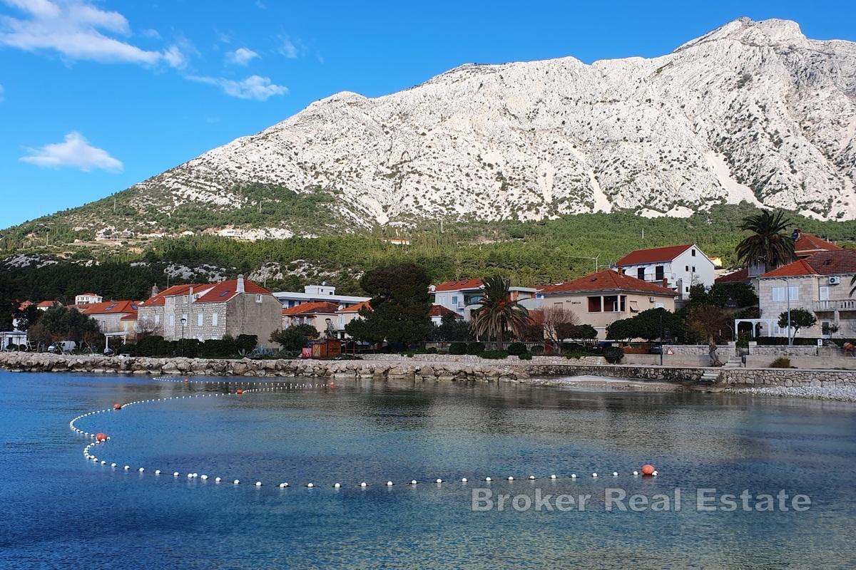 Apartament z dużym ogrodem blisko morza