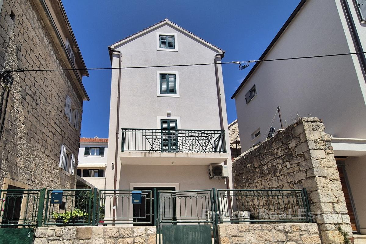 Renovitani poslovni prostor u blizini centra grada