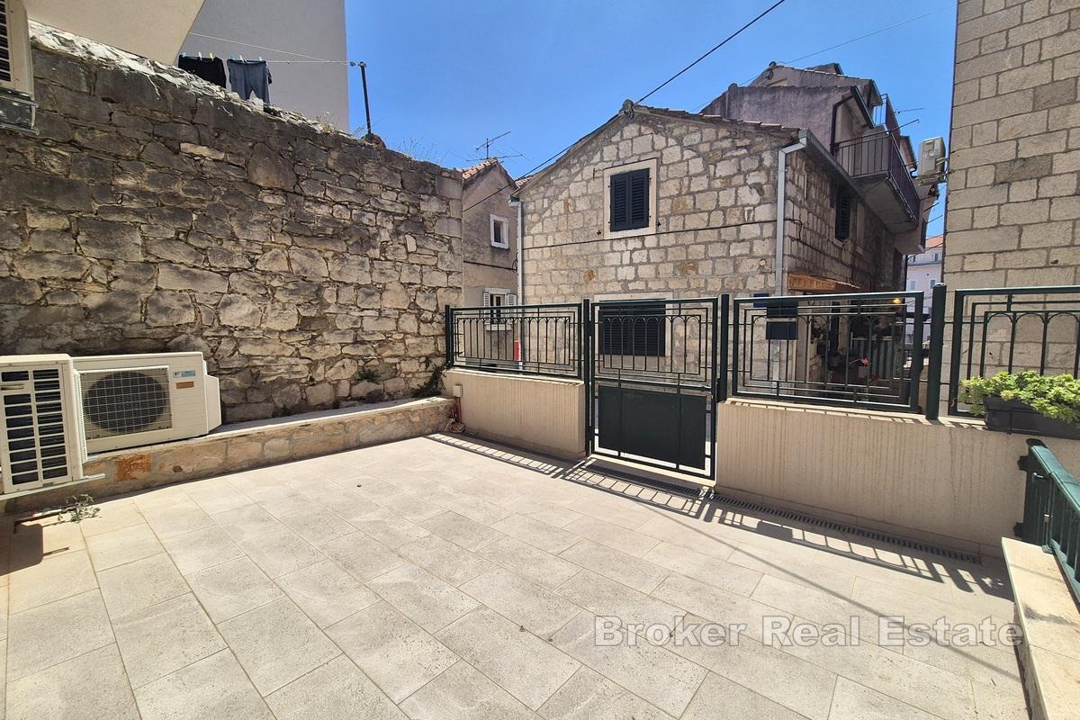 Renovitani poslovni prostor u blizini centra grada