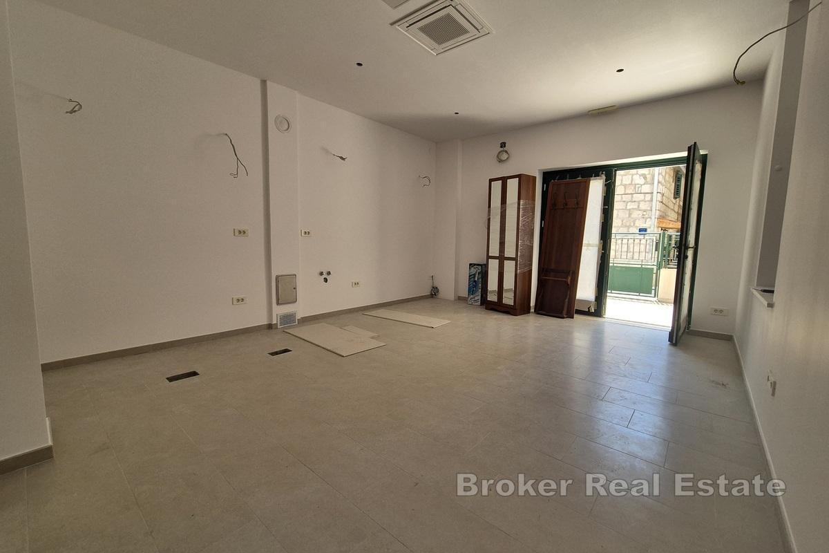 Renovitani poslovni prostor u blizini centra grada