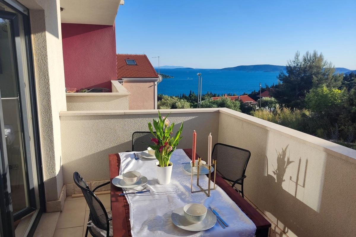 001-2016-657-trogir-modern-two-bedroom-apartment-with-sea-view-for-sale