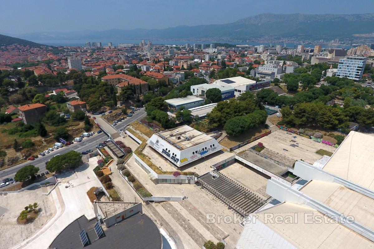 Przestronne biuro do generalnego remontu