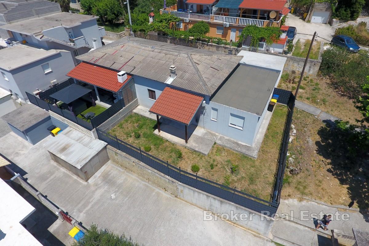 Casa bifamiliare da ristrutturare vicino al centro e al mare