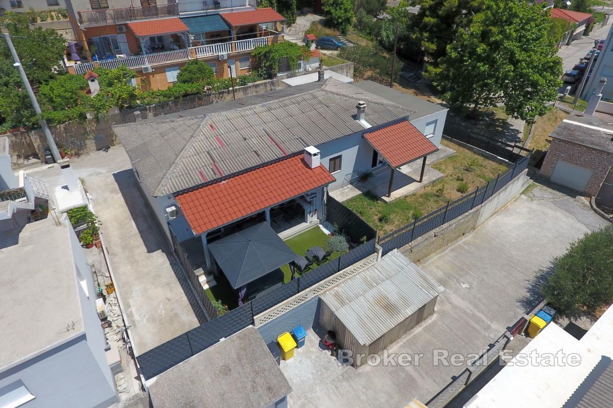 Casa bifamiliare da ristrutturare vicino al centro e al mare