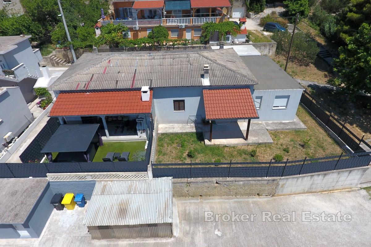 Casa bifamiliare da ristrutturare vicino al centro e al mare