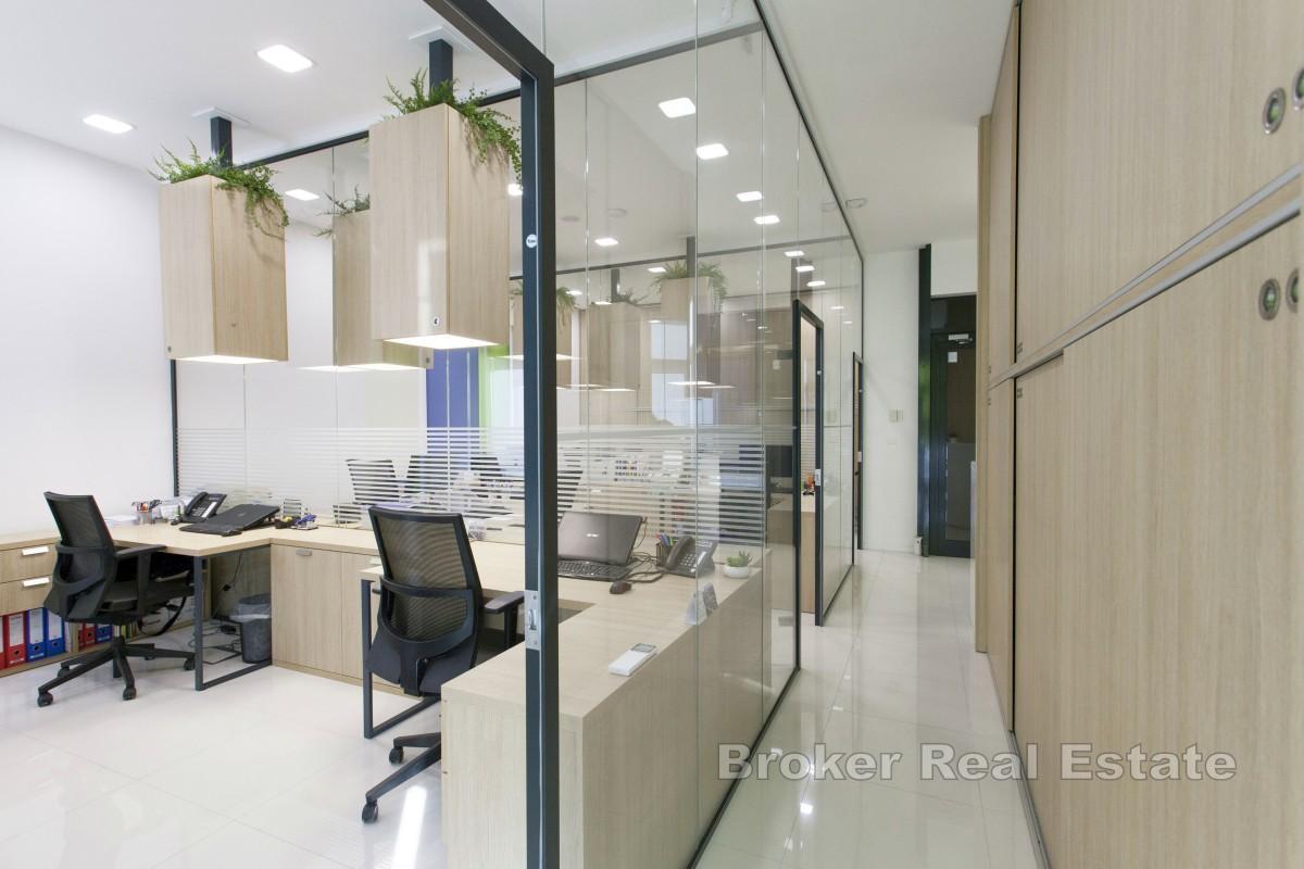 W pełni wyposażona i umeblowana powierzchnia biurowa