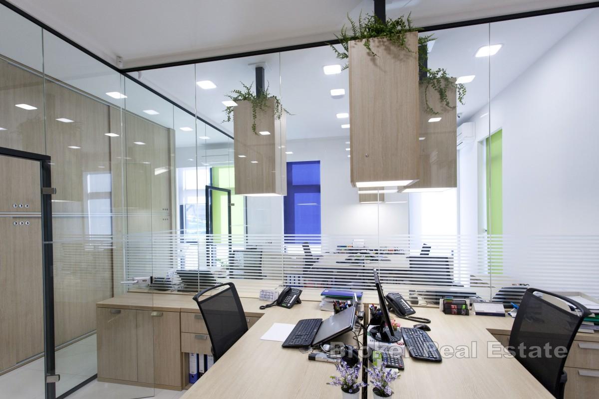 W pełni wyposażona i umeblowana powierzchnia biurowa