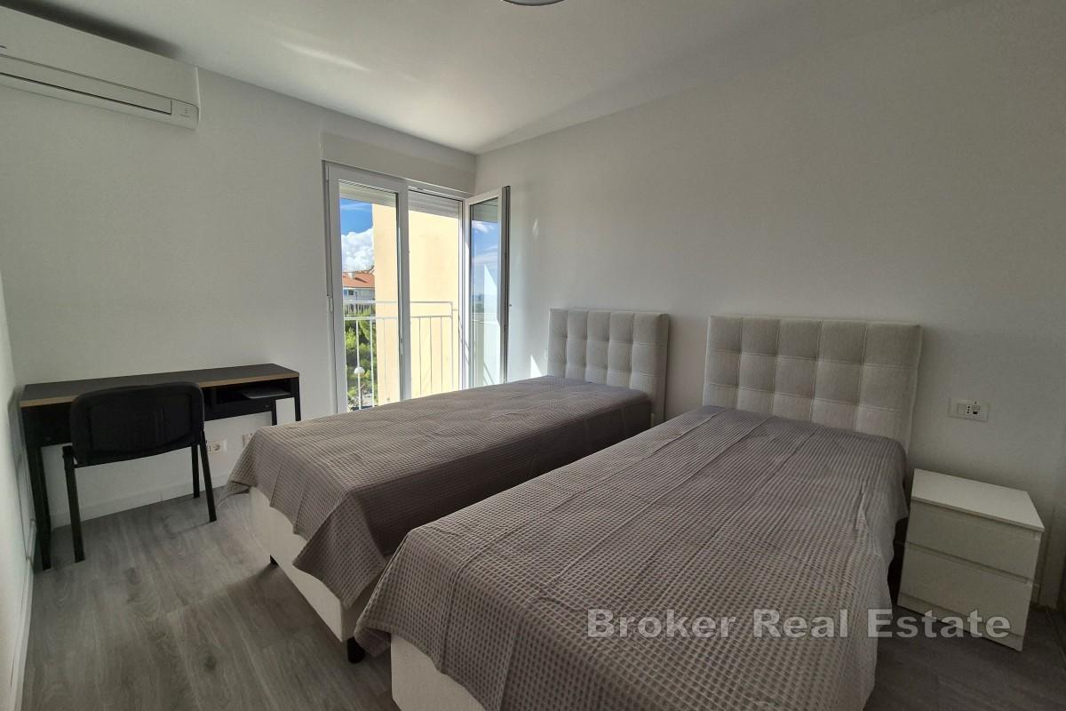 Odnowione mieszkanie dwupokojowe z widokiem na morze