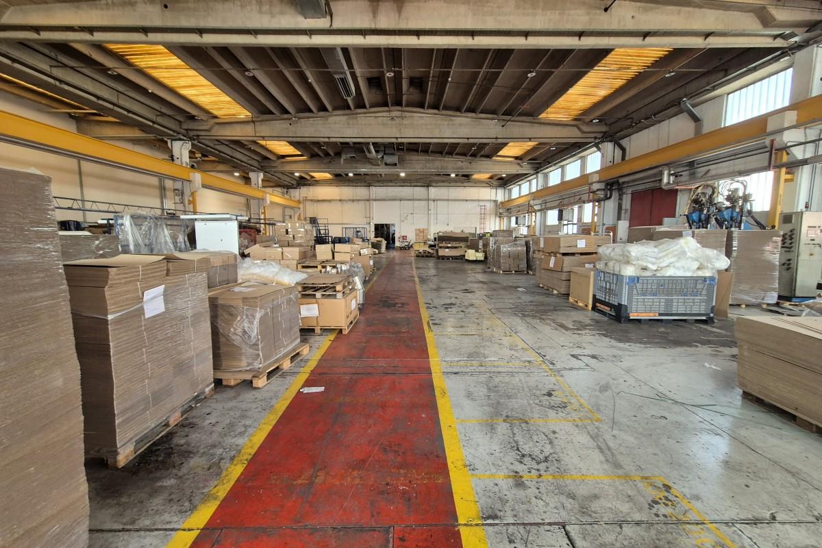 001-2016-677-solin-spacious-production-and-storage-space-for-rent