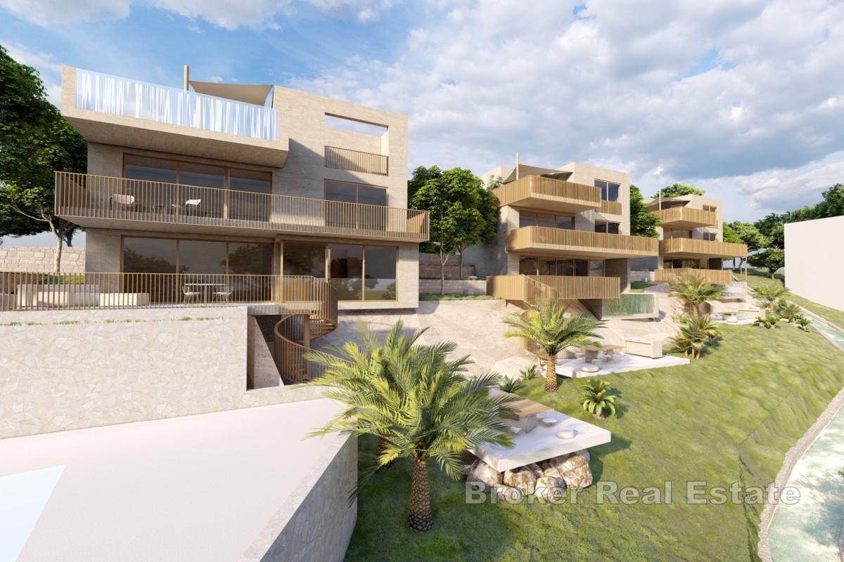 Земельный участок с проектом трех вилл с бассейнами