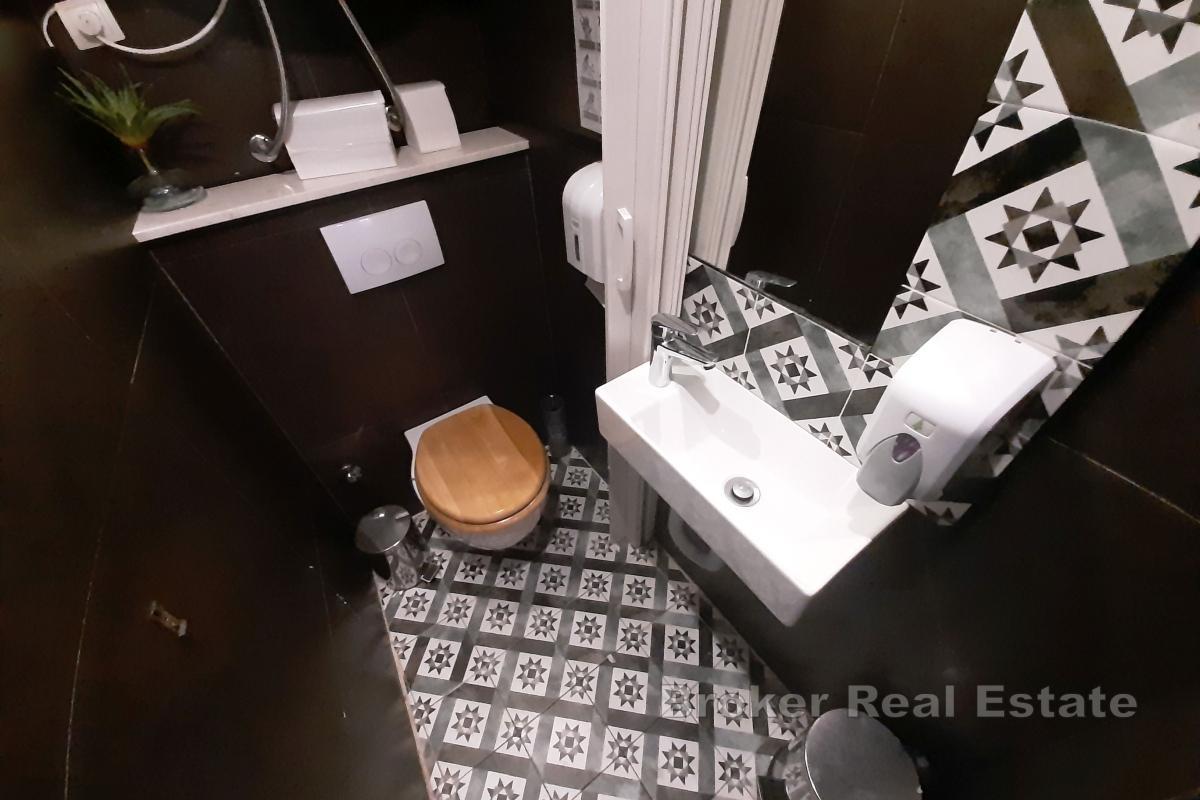 Ristorante in posizione centrale e vivace