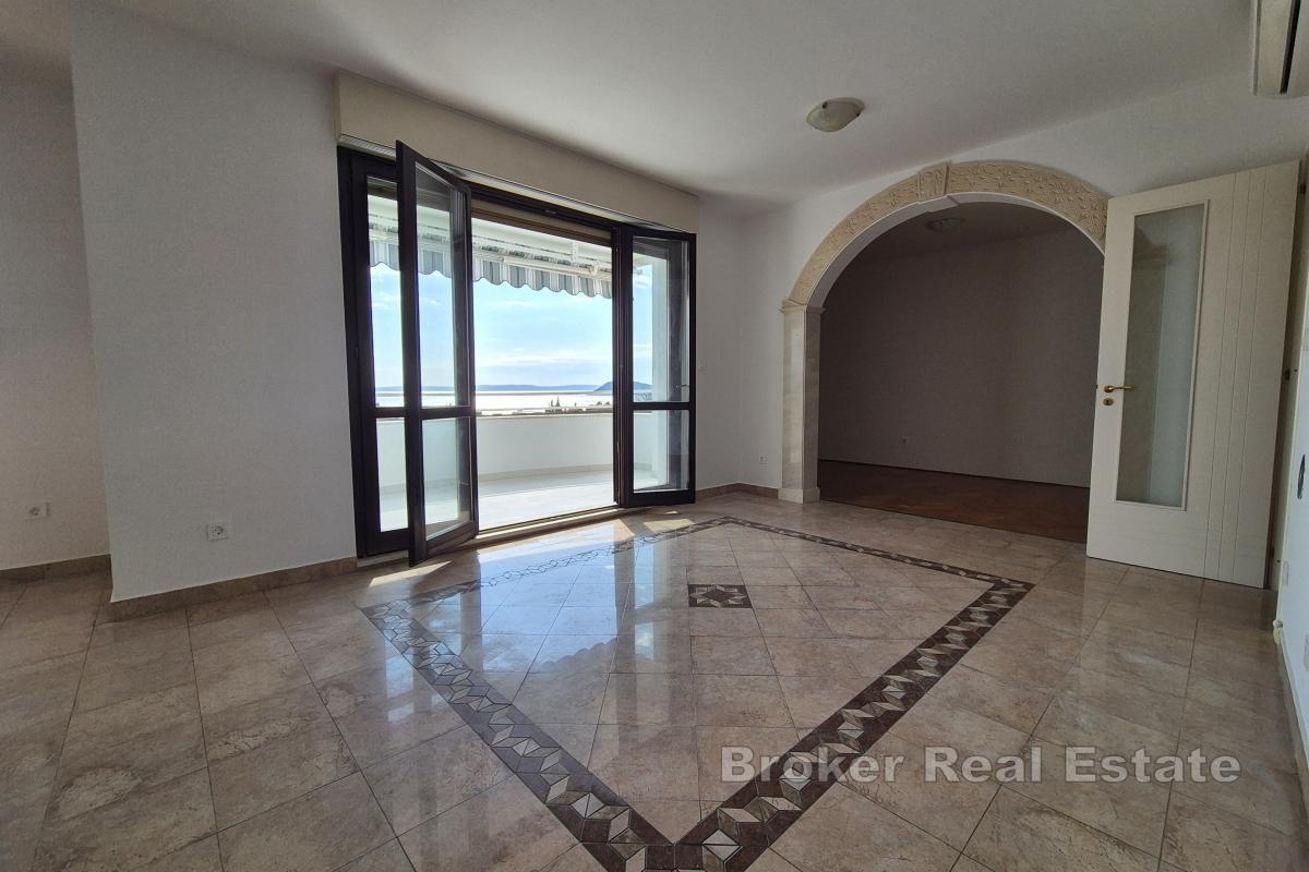 Omöblerad tvårumslägenhet med utsikt och garage