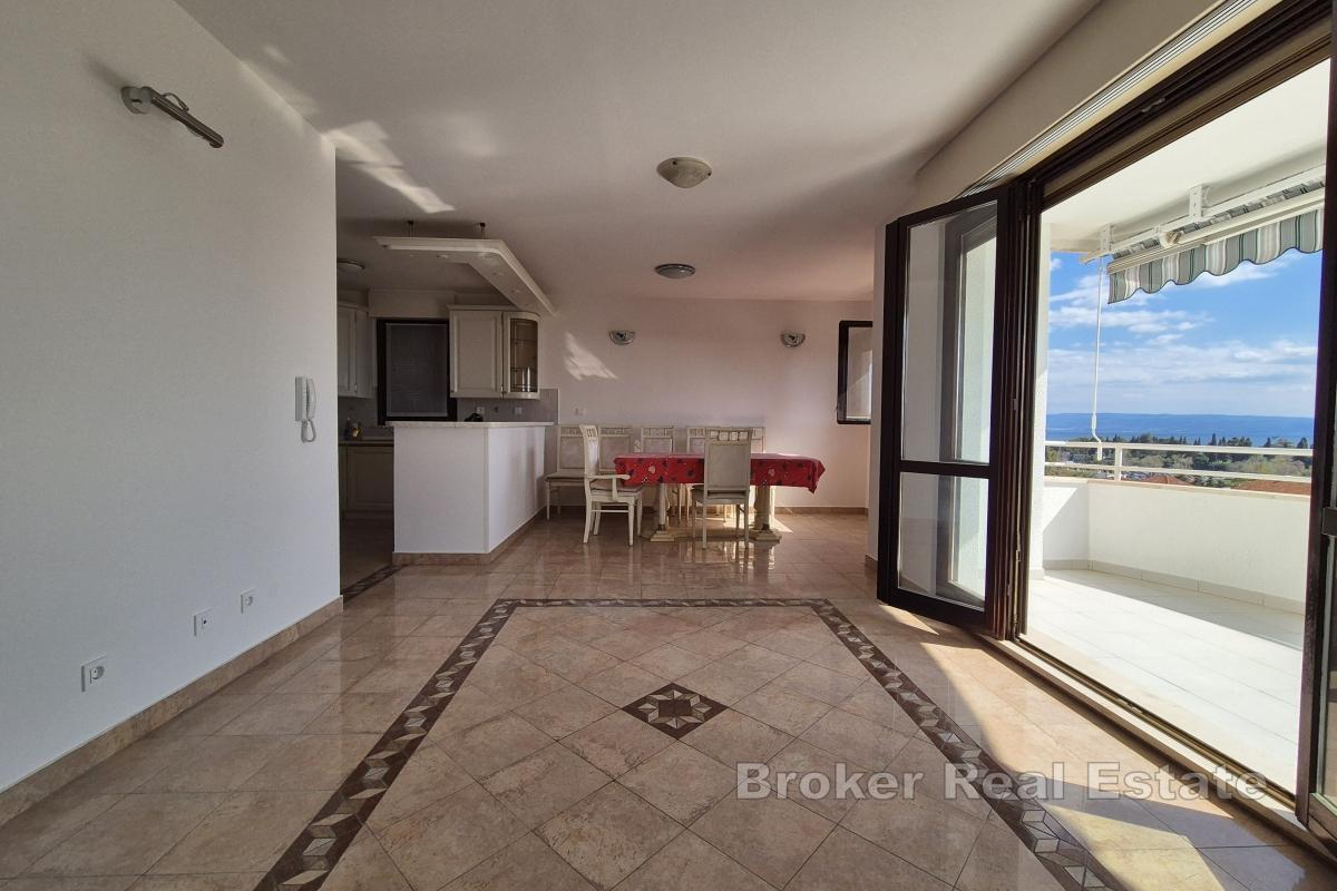 Omöblerad tvårumslägenhet med utsikt och garage