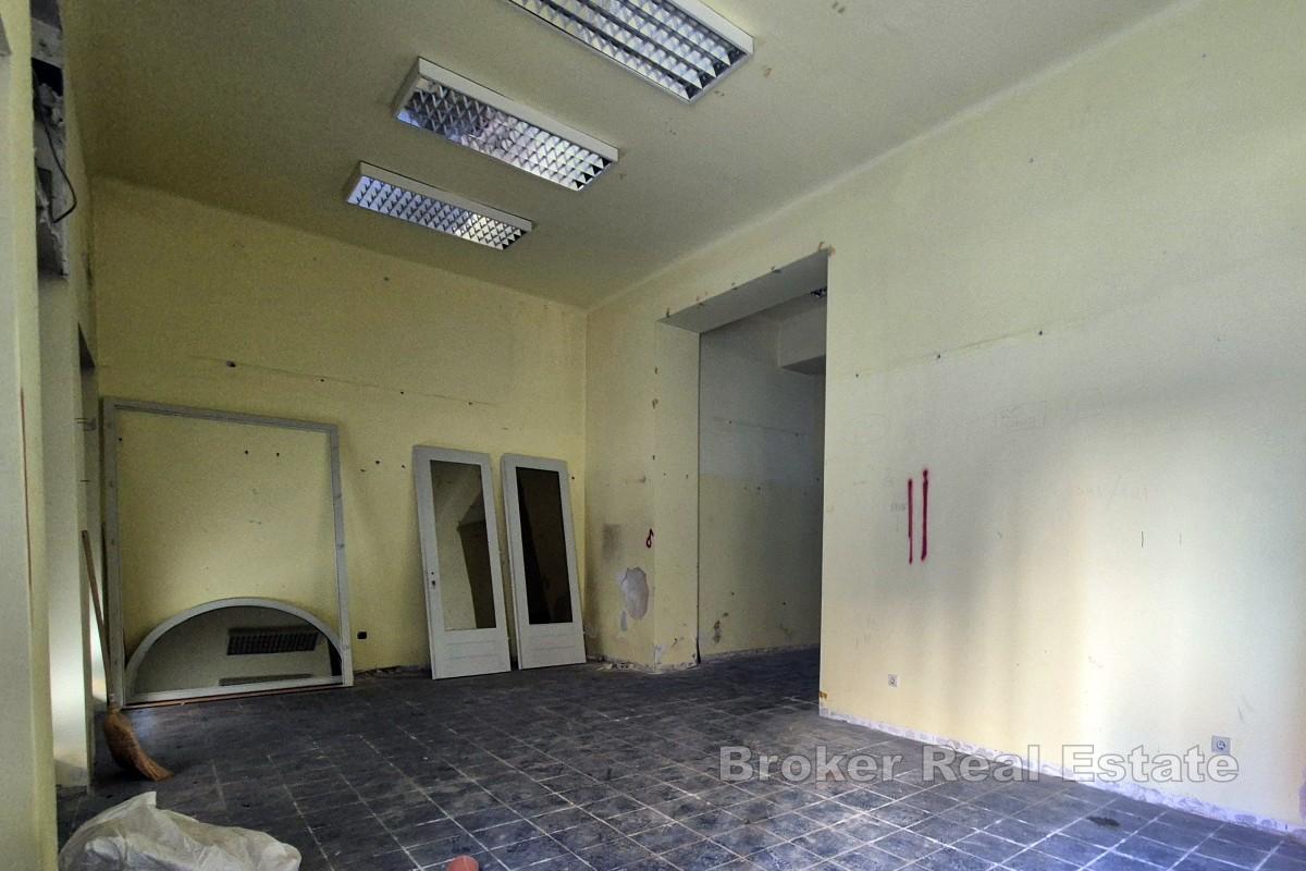 Næringslokale for renovering i travelt område