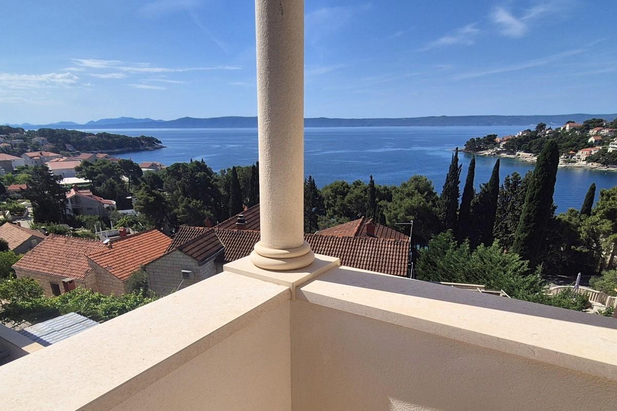 Magnifique appartement de trois chambres avec vue sur mer