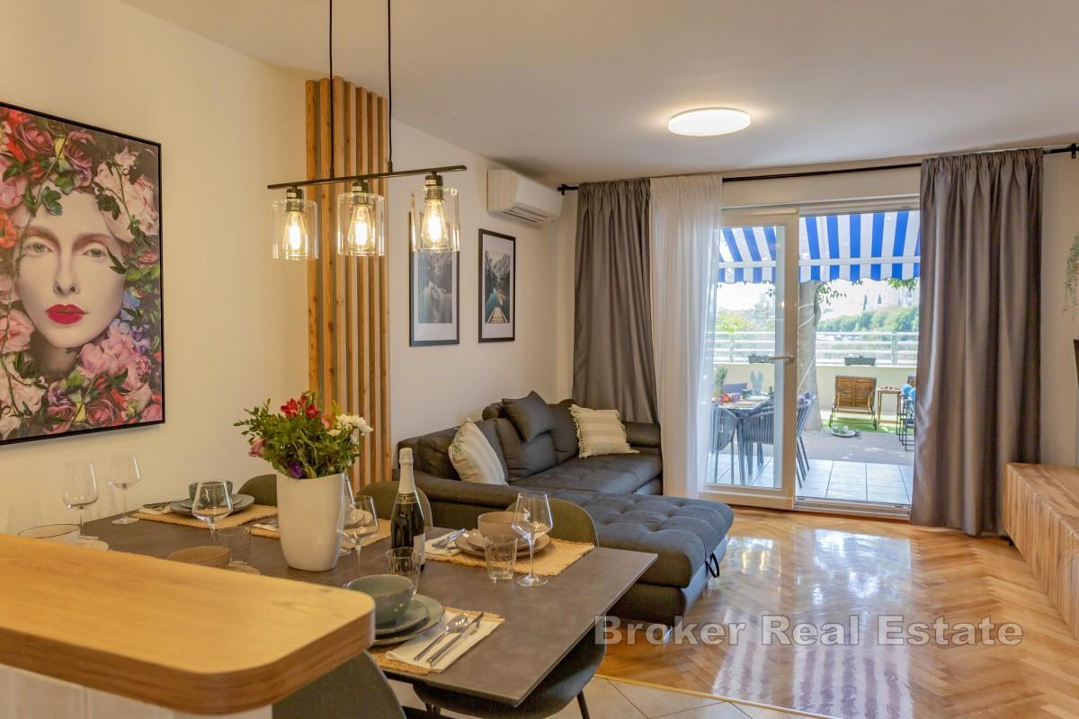 Atrakcyjny apartament z dwiema sypialniami i pięknym ogrodem