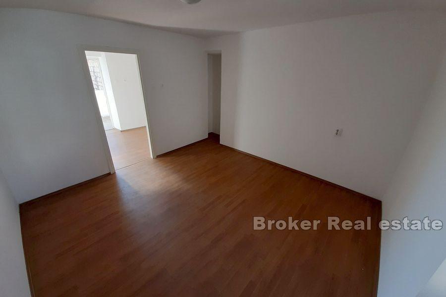 Kastela, dvojpodlažný dom