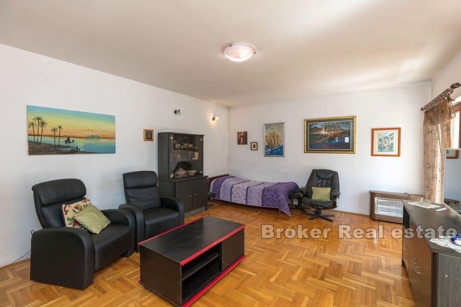 Split - Split 3, Ładne i przestronne trzypokojowe mieszkanie