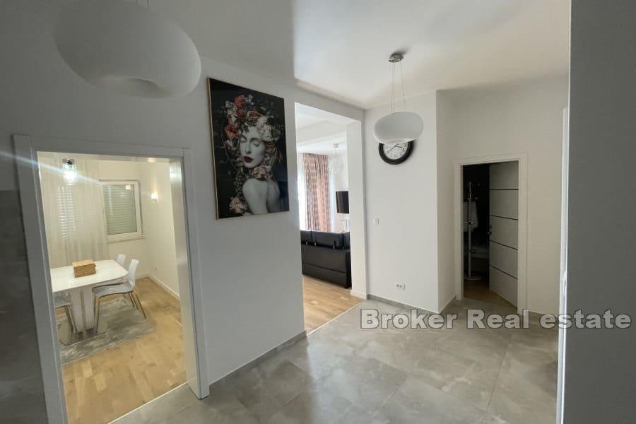 Geteilter Bereich - Apartment mit zwei Schlafzimmern, Terrasse und Meerblick